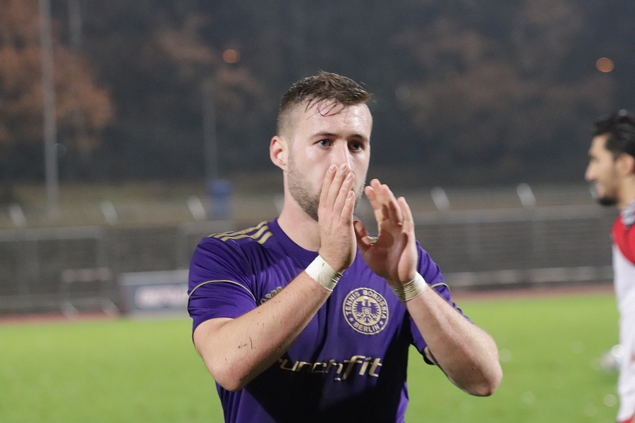 Rabiega holt Tebe die Spitze zurück