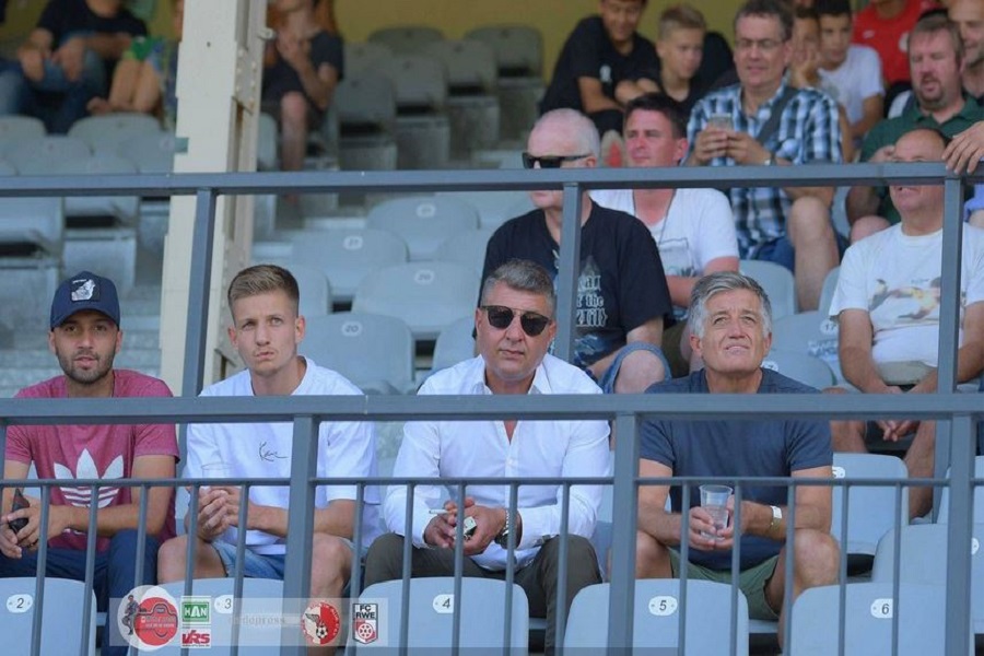 „Herr Han, wird Tasmania  die dritte Kraft in Berlin ?“