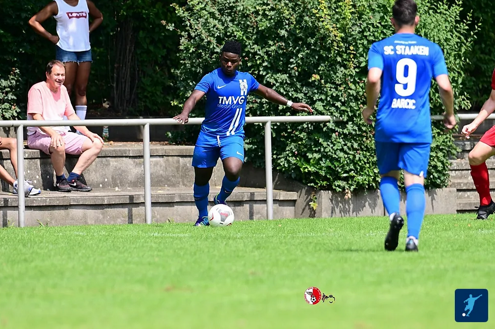 SC Staaken müht sich gegen Bezirksligist FC Amed in die zweite Runde