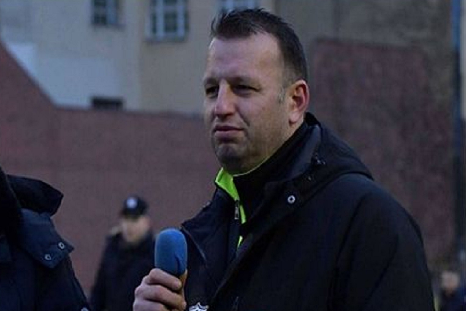 Die Löwen im freien Fall