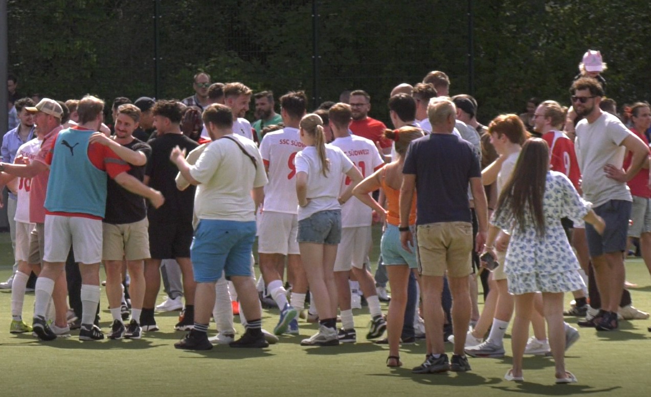 Im VIDEO ganzes Spiel: Südwest aufgestiegen nach 2:2 gegen Meteor