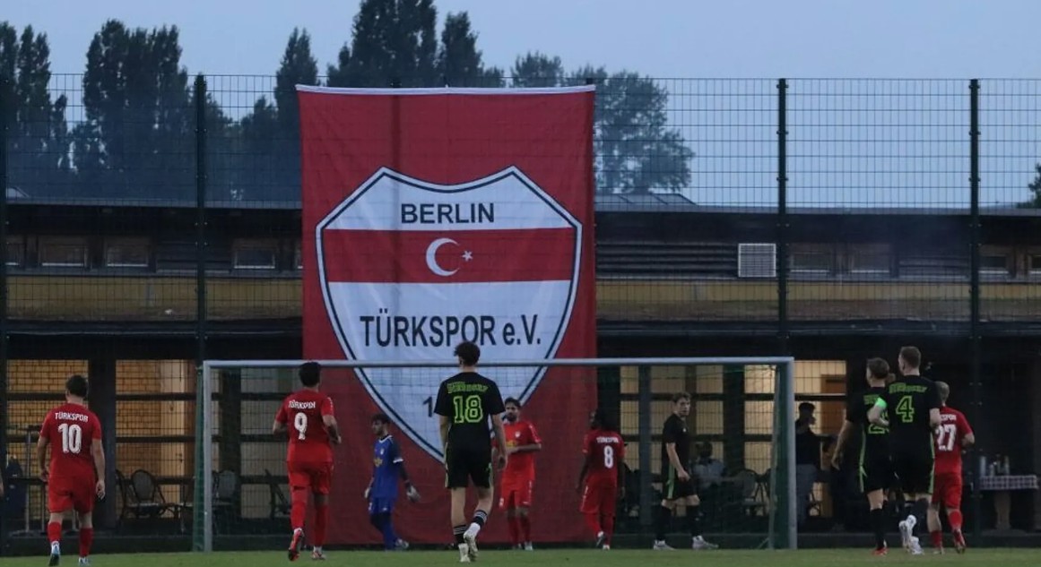 LIVESTREAM Freitag: Türkspor vs Stern 1900